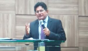 Pastor do escândalo do MEC investe R$ 100 mil em faculdade