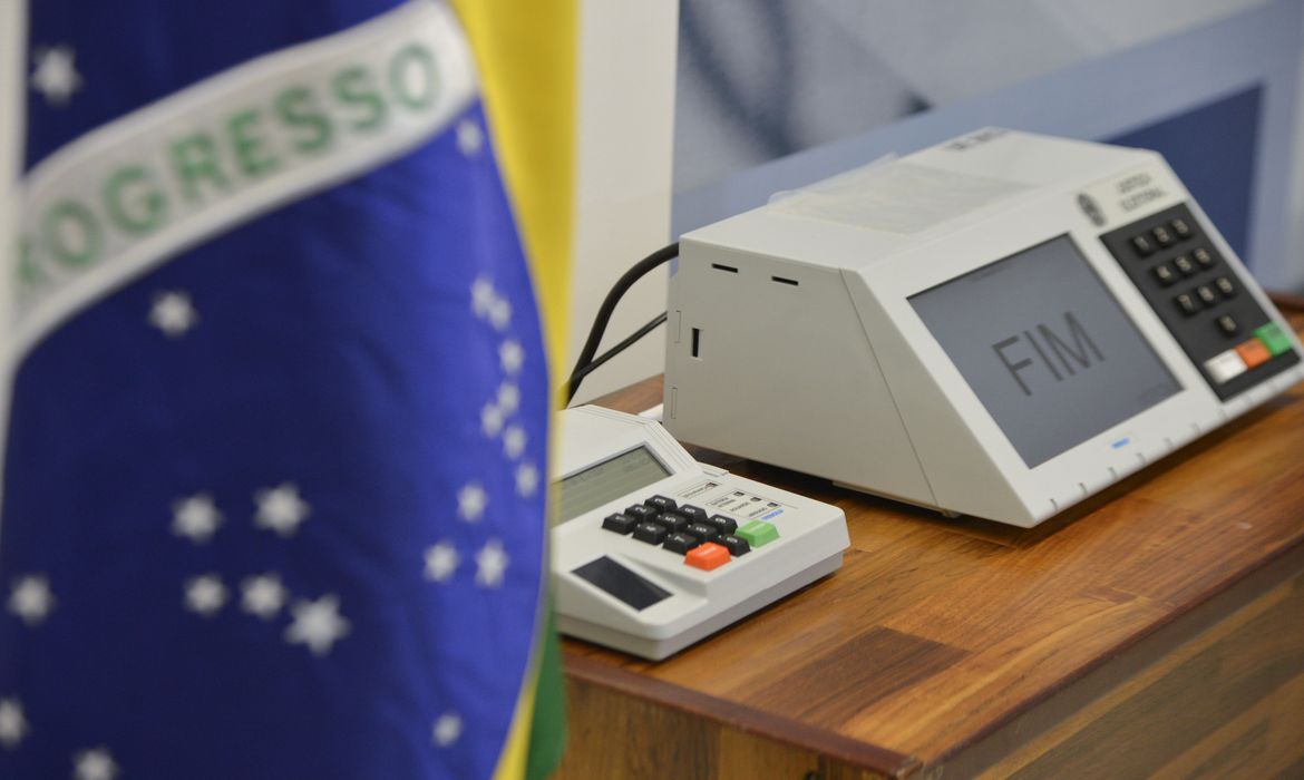 Vetos de Bolsonaro sobre ‘sobras eleitorais’ são mantidos pelo Congresso
