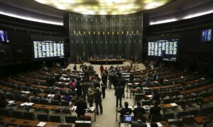 Deputados rejeitam auxílio de R$ 600 além do final do ano de eleição