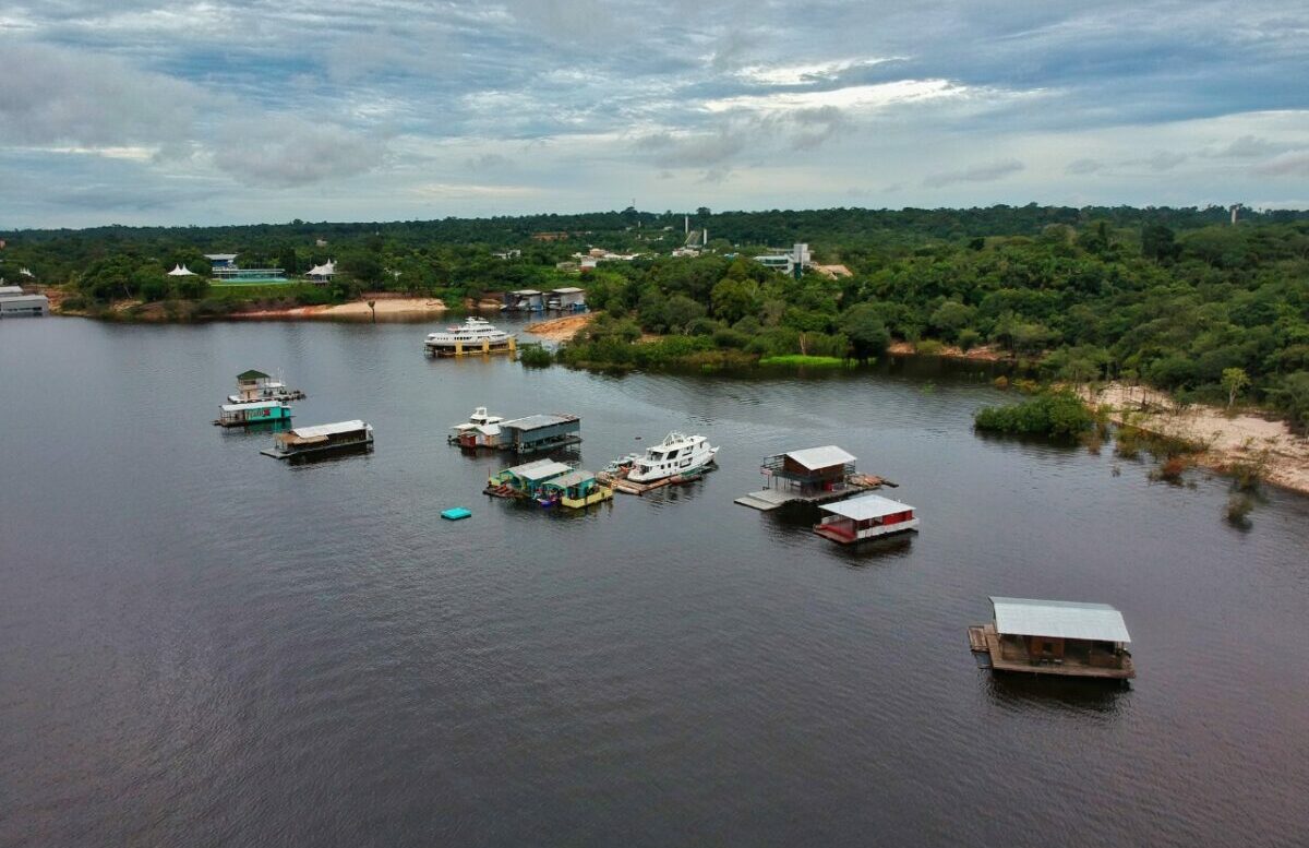 Tarumã: MP entra com recurso contra decisão que impediu retirada de flutuantes em Manaus