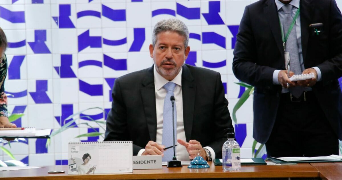 Lira revela a líderes contrariedade com Daniel Silveira