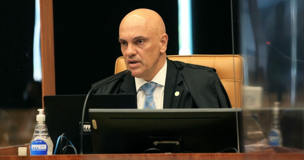 Moraes atende PF e PGR e amplia investigação contra Bolsonaro