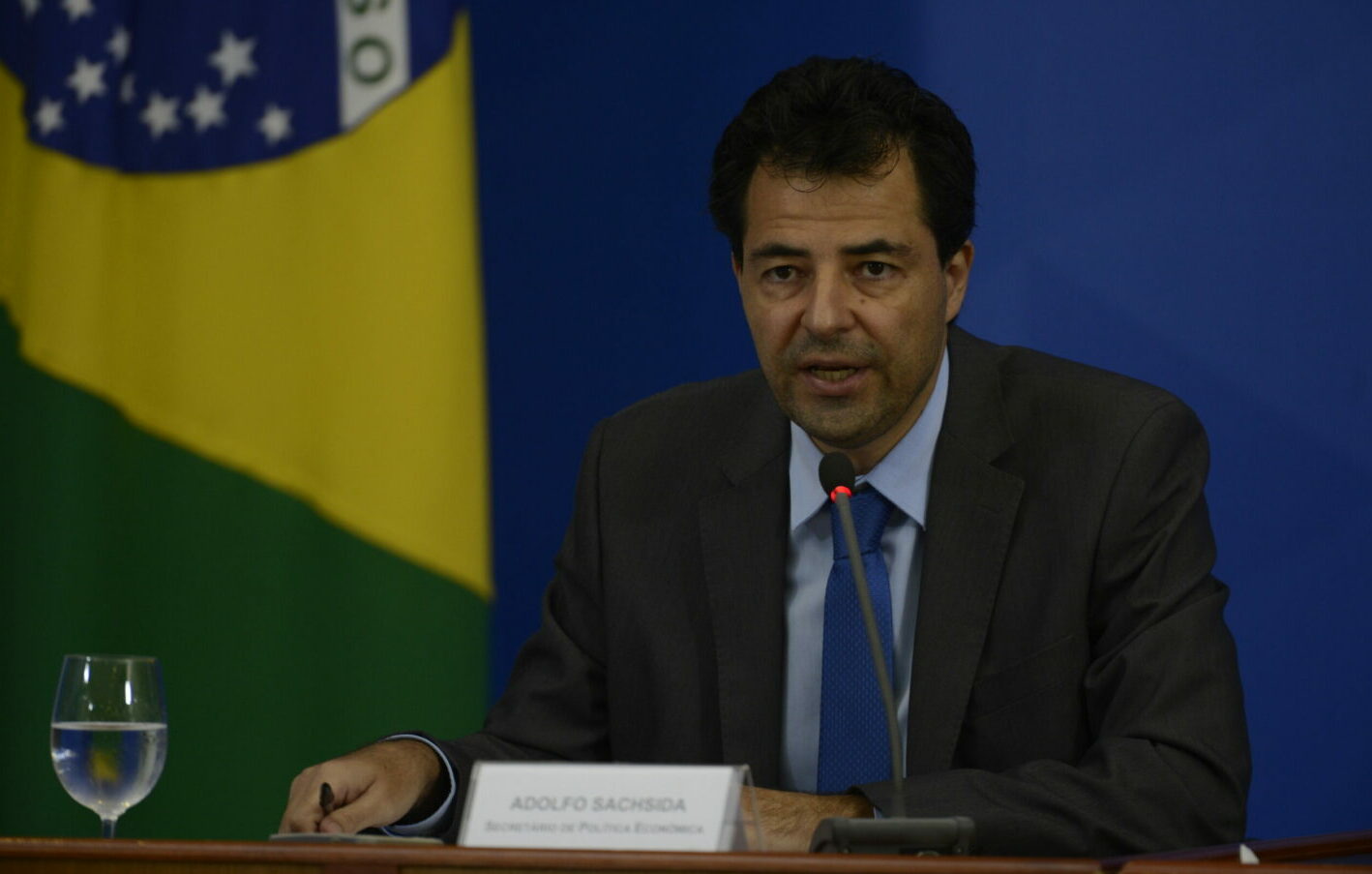 Bolsonaro coloca assessor de Guedes nas Minas e Energia