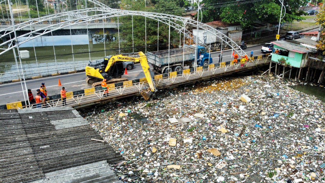 Igarapés de Manaus recebem 35 toneladas de lixo por dia
