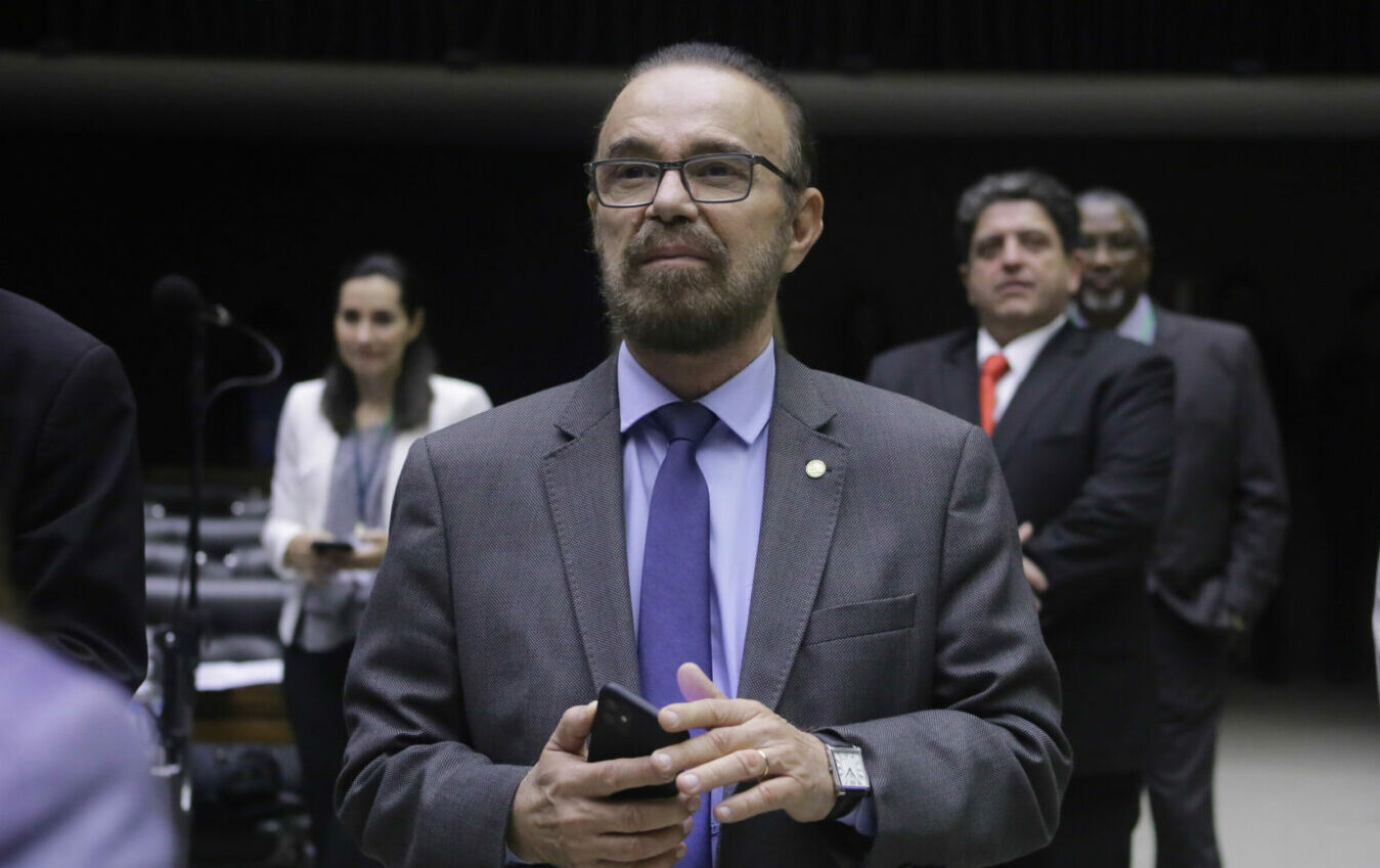 PL de Bolsonaro põe pastor evangélico no lugar de Marcelo Ramos