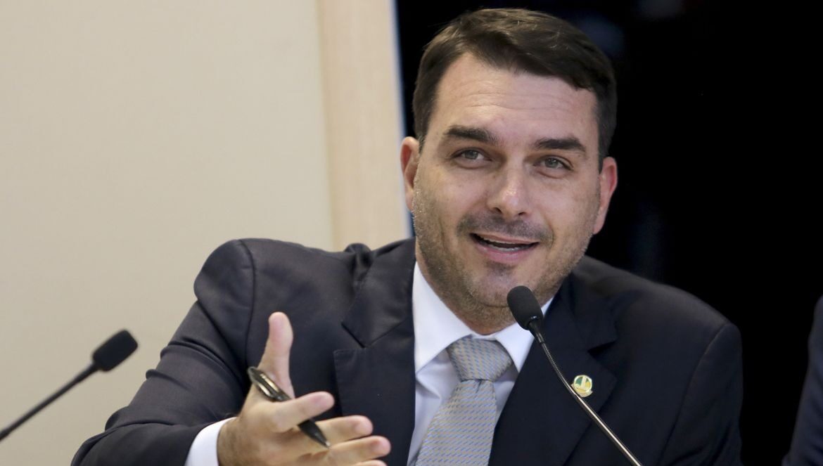 MP-RJ insiste em investigar ‘rachadinhas’ de Flávio Bolsonaro 