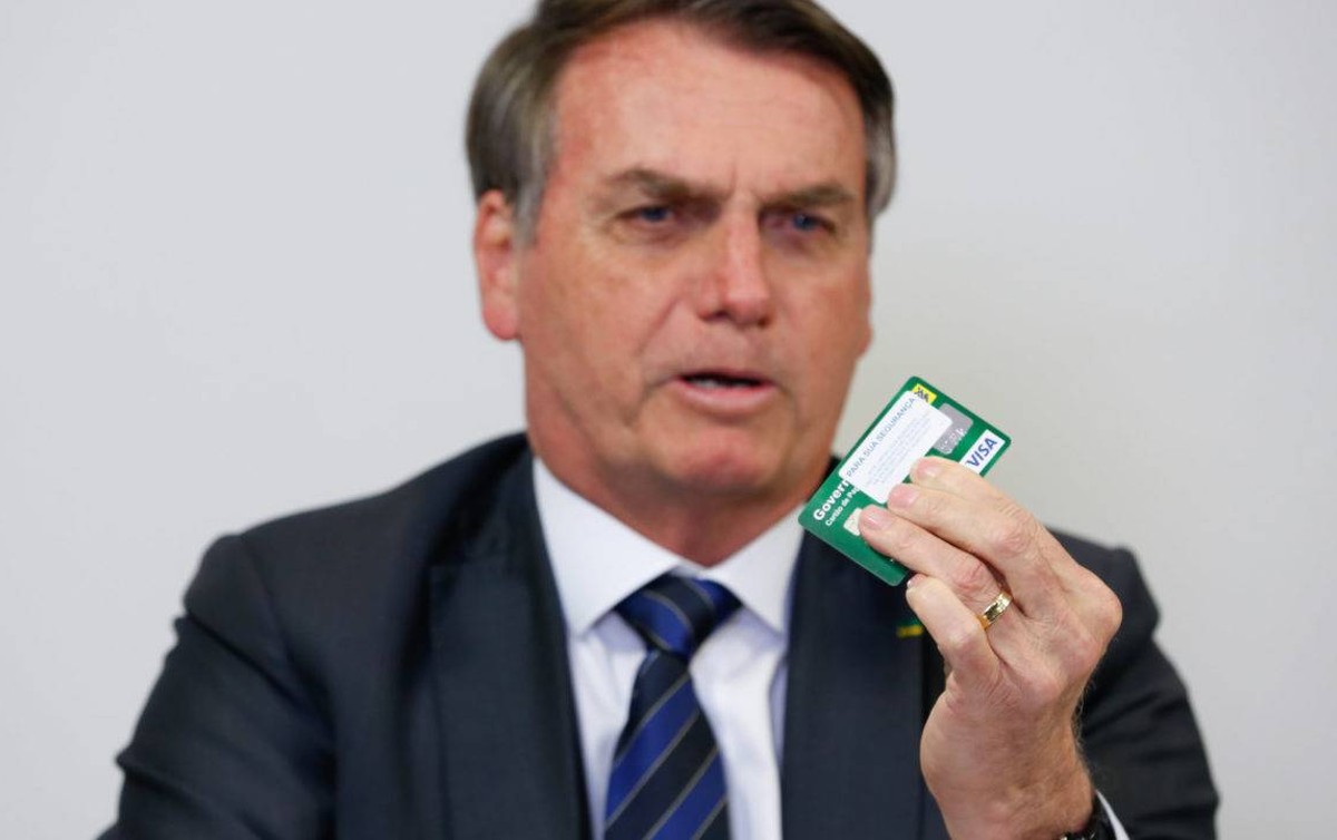 Bolsonaro faz decreto para se blindar no TSE e PT tenta derrubar