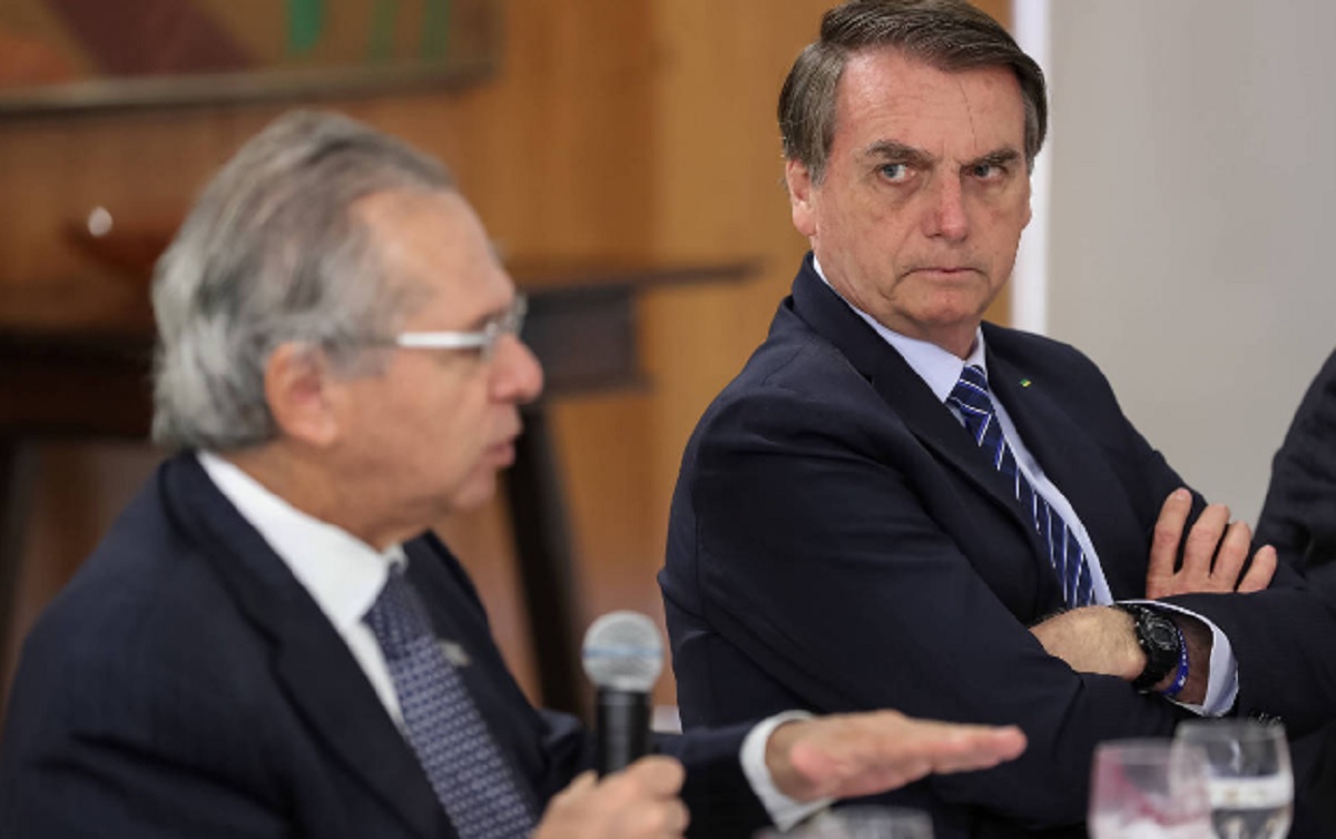 Pior a Bolsonaro Servidores ficam com reajuste zero após governo desistir do aumento