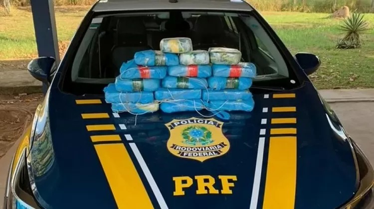 PRF prende em flagrante major da reserva da PM com cocaína em veículo