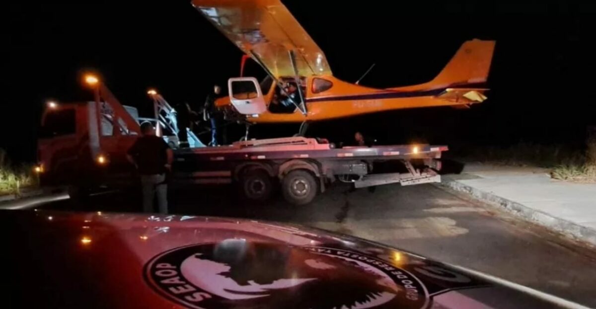 Traficantes de drogas podem ter abandonado avião na mata do Iranduba