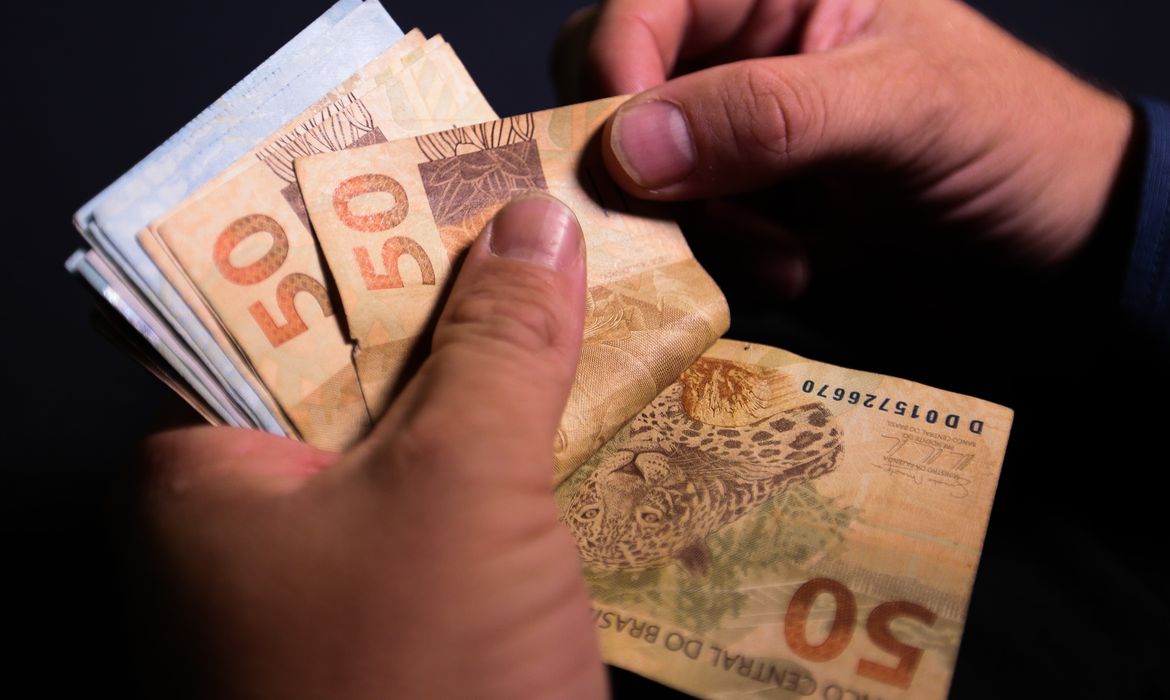 Salário mínimo fica sem ganho real nos quatro anos de Bolsonaro
