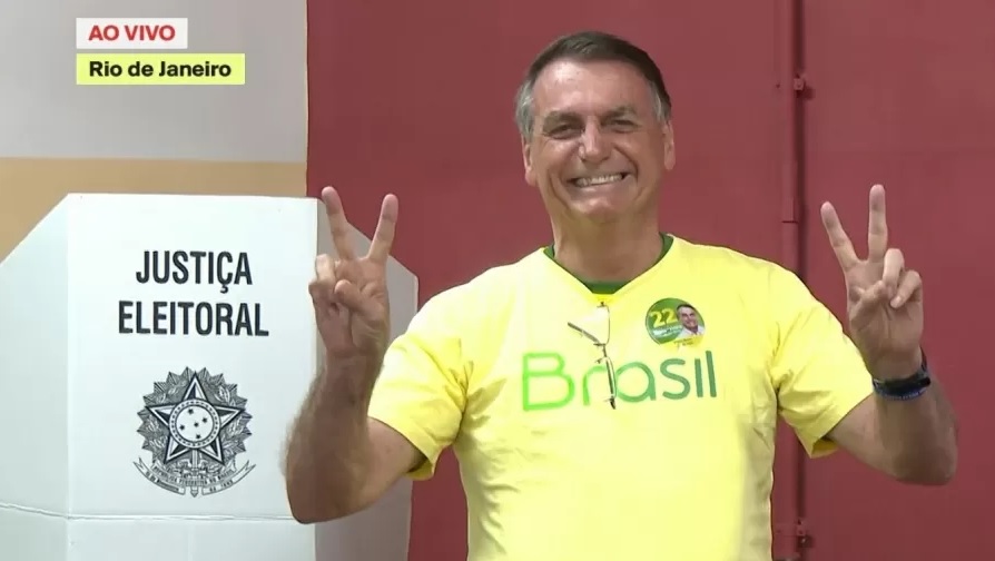 Em Roraima, Venezuelanos Ainda Vendem Camisas Com Bolsonaro