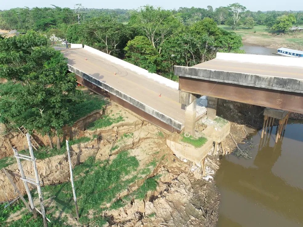 Outra ponte desaba na BR-319 e deixa população isolada