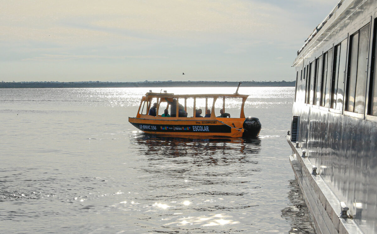 Rio Negro seca e escolas rurais de Manaus antecipam férias