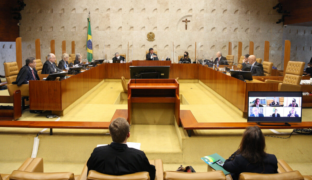 Maioria do STF confirma decisão de Moraes sobre desbloqueio de estradas