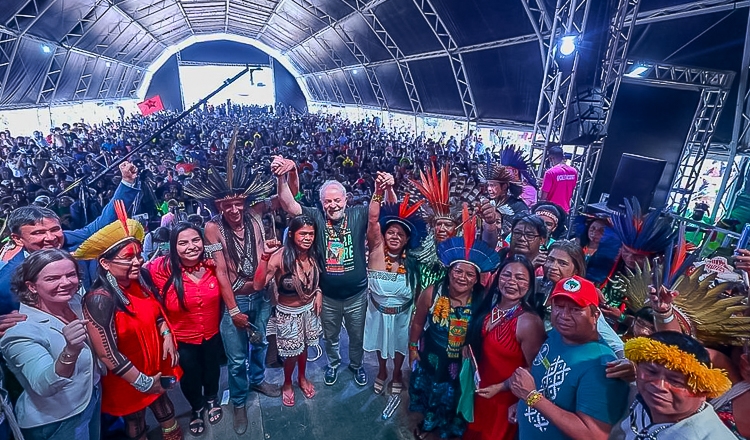 Movimento indígena cria plano aos primeiros 100 dias de Lula
