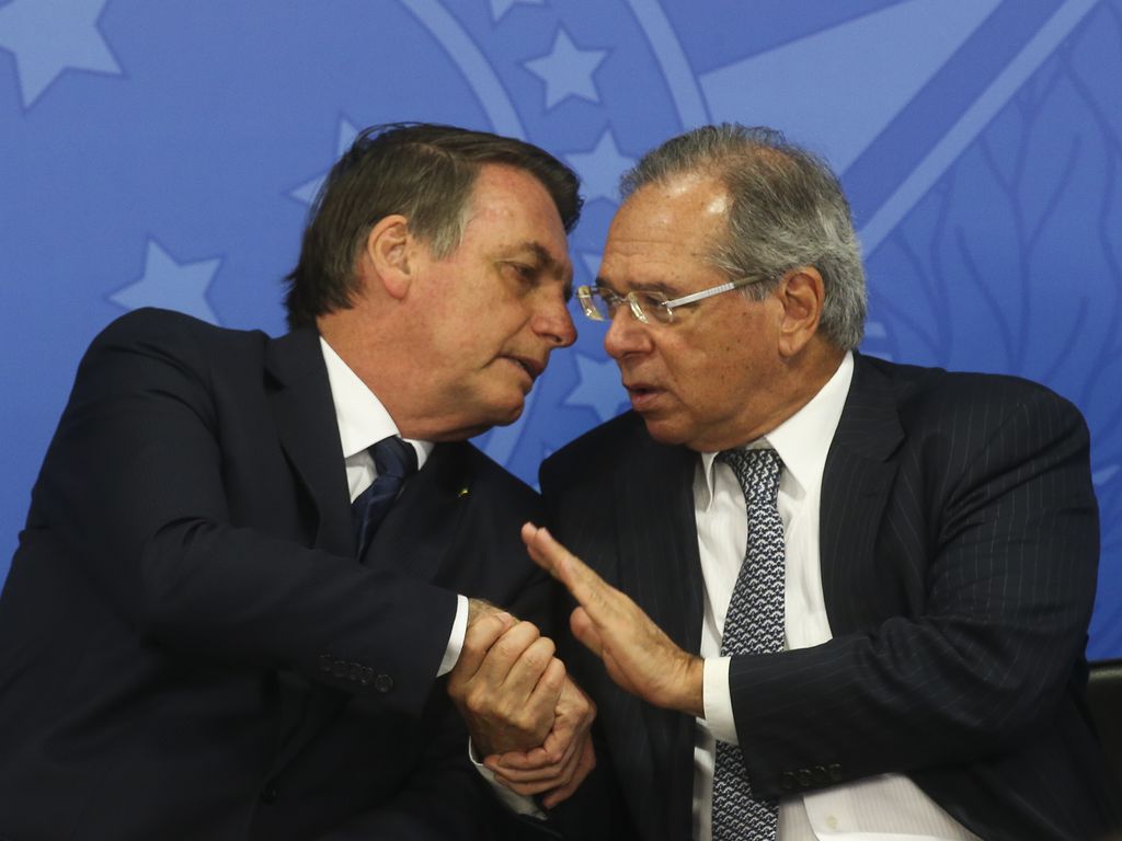 Bolsonaro bloqueia mais uma vez verbas das universidades