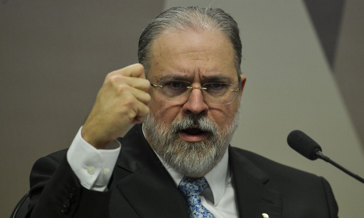 Ministério Público deve 'voltar ao seu lugar', diz Augusto Aras