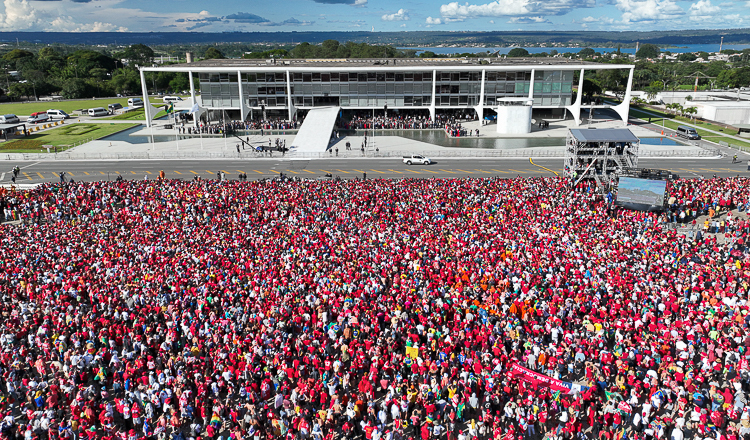 Posse de Lula: público foi maior que 7 de setembro de Bolsonaro