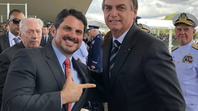 Senador do golpe revela que armou para Moraes com aval de Bolsonaro