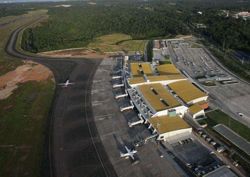 Buraco da pista do aeroporto de Manaus
