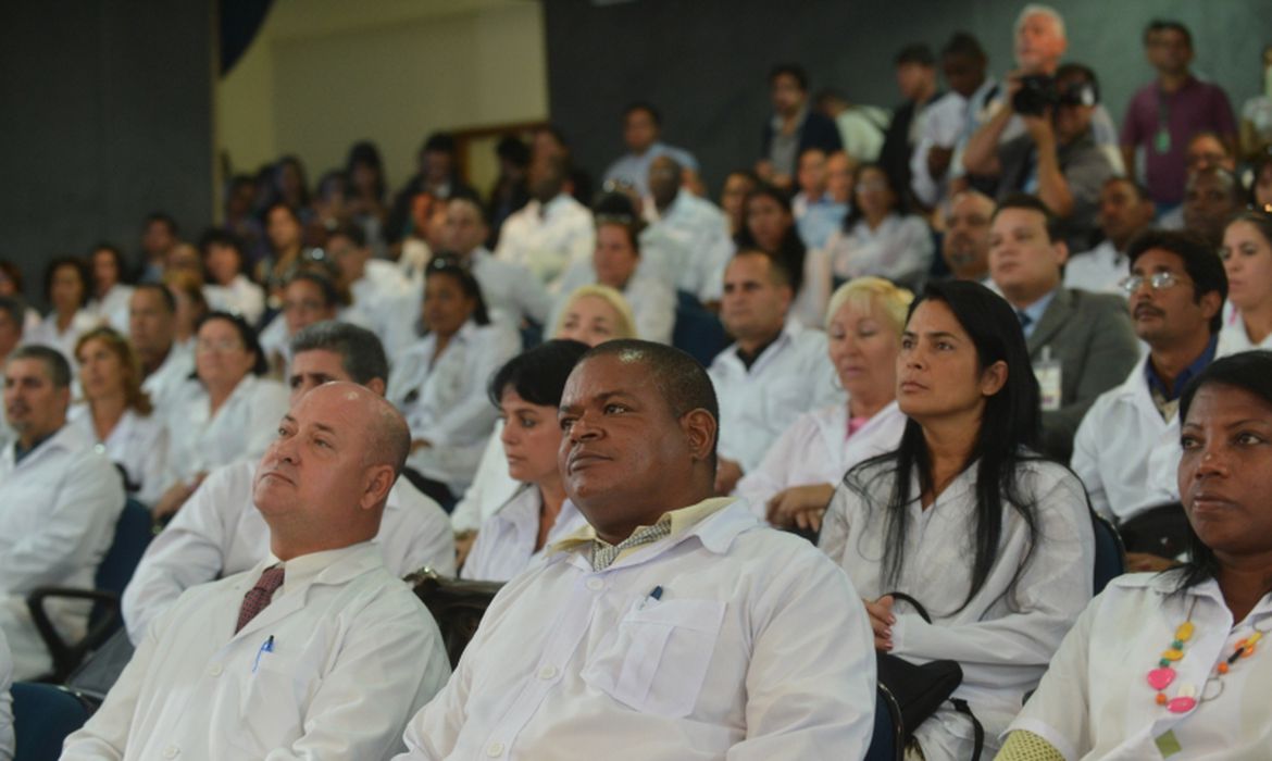 Lula traz de volta o programa Mais Médicos