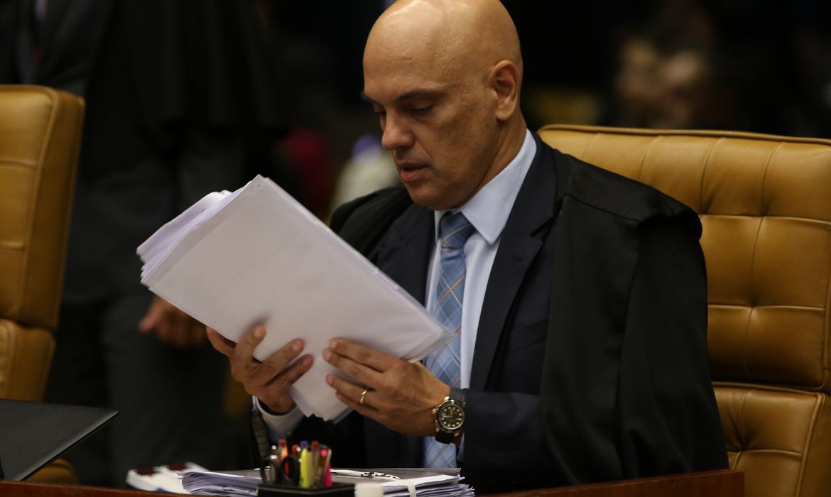 Moraes rejeita pedido de devolução de passaporte a Bolsonaro