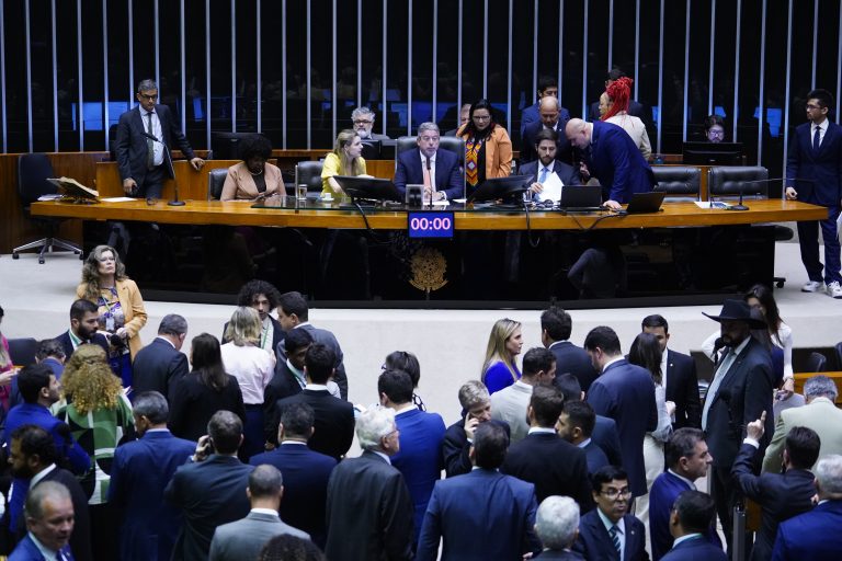 Marco temporal contra indígenas é aprovado com 4 votos do Amazonas