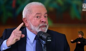 Decreto de armas de Bolsonaro servia ao crime organizado, diz Lula