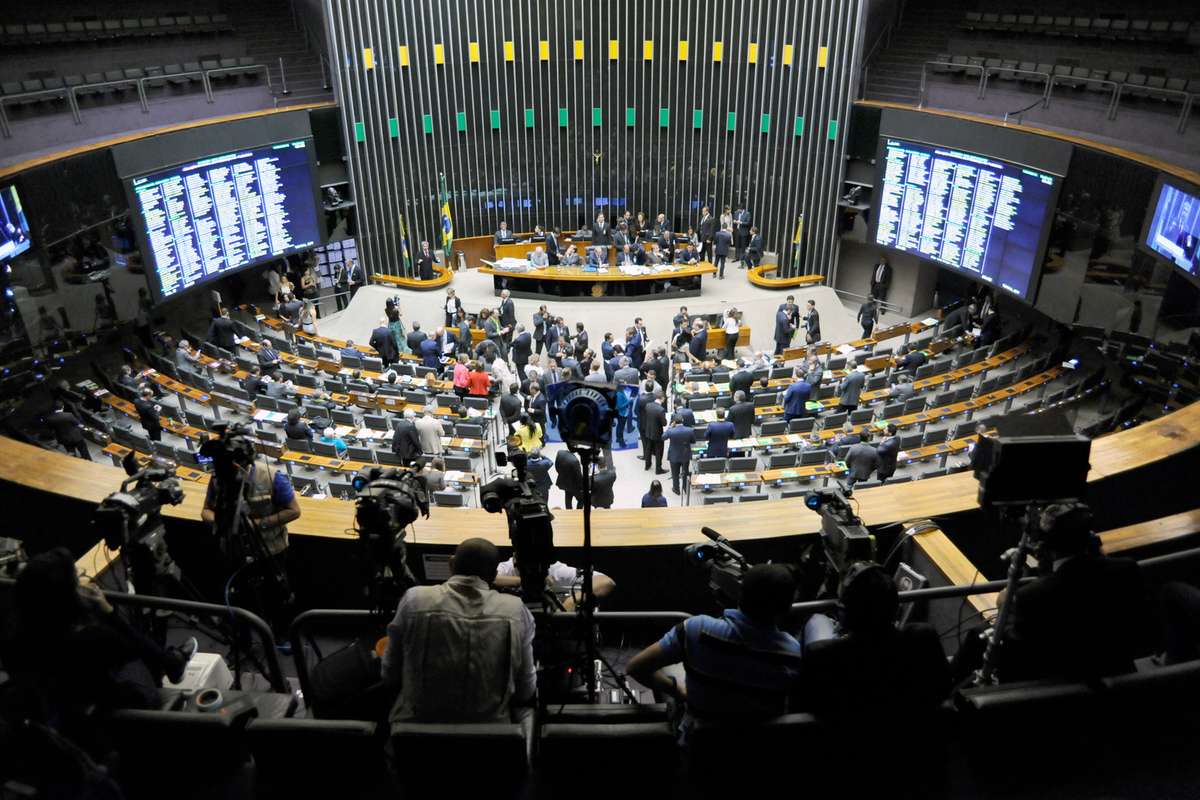 Bolsonaristas ameaçam 'traidores' e travar votações na Câmara