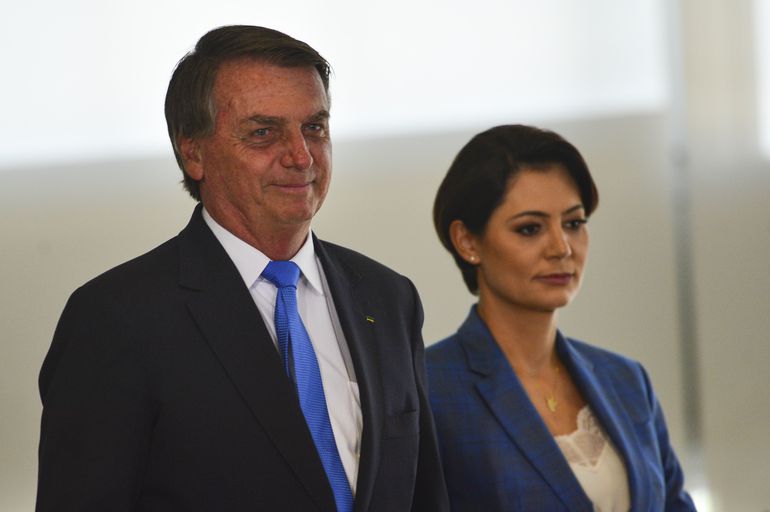 Caso das joias: casal Bolsonaro usa tática do silêncio na polícia