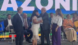 Da Rosa recebe título definitivo de Lula dia da Amazônia