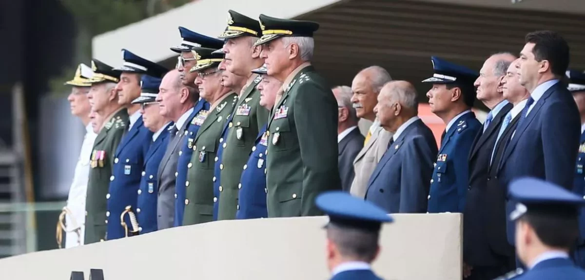 Golpe de Bolsonaro: Marinha quis, Aeronáutica calou e Exército repudiou