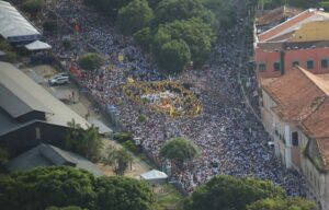 Belém atrai 2 milhões de católicos às ruas no Círio de Nazaré