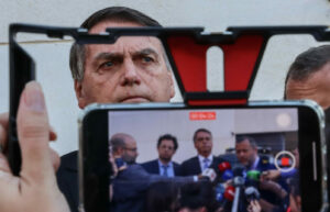 Bolsonaro passa fim de semana com 2 votos no TSE pela inelegibilidade
