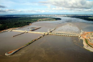 Amazônia: rio Madeira seca muito e força hidrelétrica a parar operações