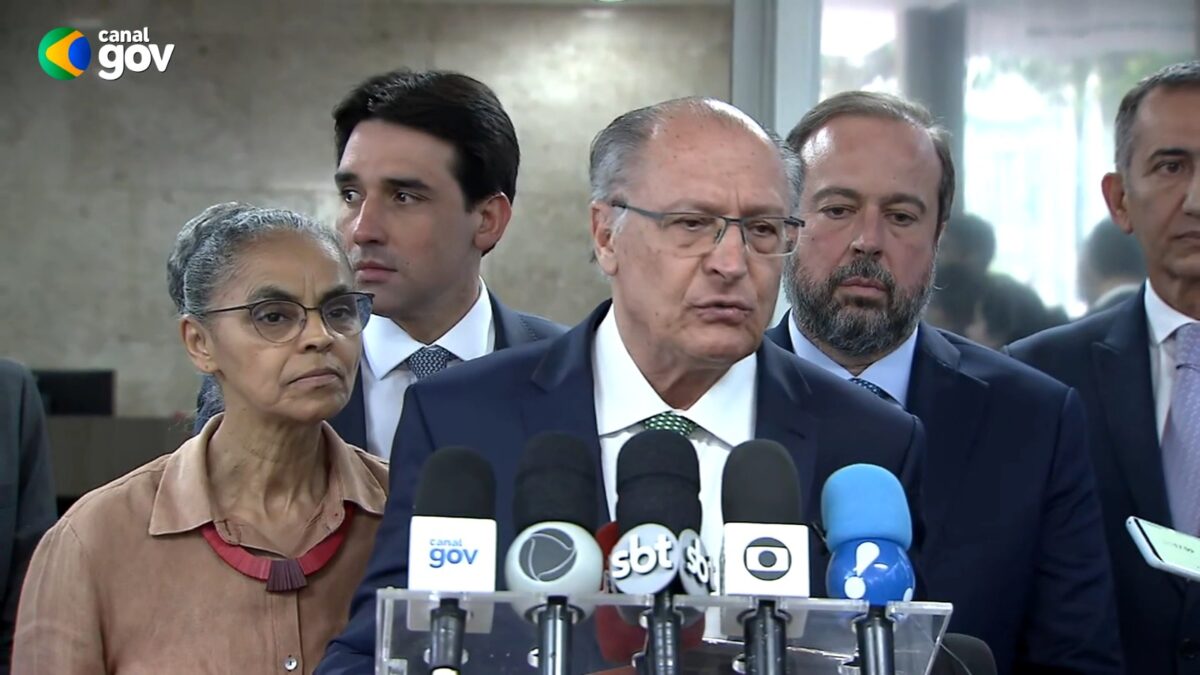 Alckmin e seis ministros visitam áreas atingidas pela seca no Amazonas