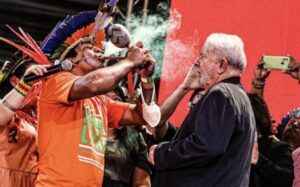 Indígenas pressionam Lula a vetar projeto do marco temporal do Senado