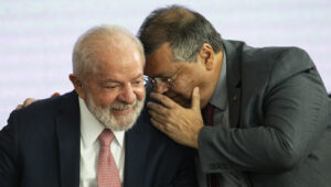 Lula levanta dúvidas sobre a nomeação de Flávio Dino para o STF