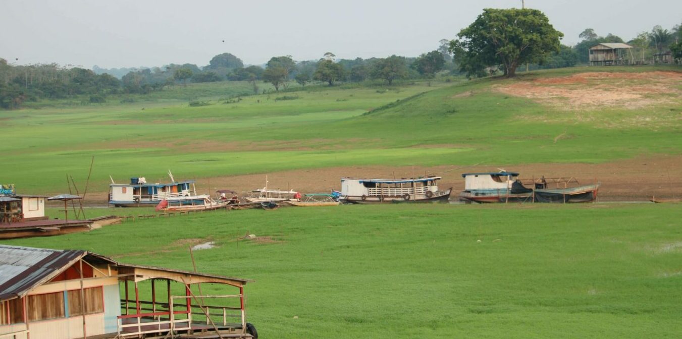 Aumento gradual do rio Negro alivia a pior seca em 120 anos