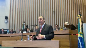 Presidente do PSD lança Omar Aziz candidato a governador