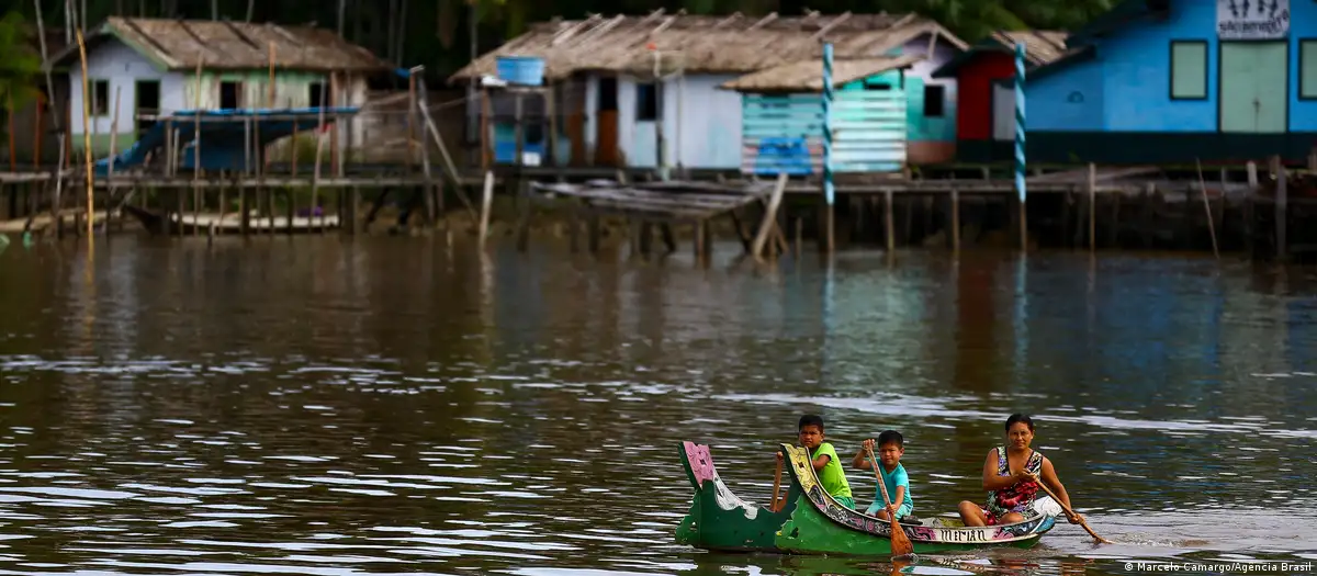 Amazônia: pobreza faz criança ribeirinha crescer pouco e pesar menos
