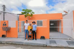 Seis novas residências do ‘Morar Melhor’ entregues por Almeida na véspera de Natal