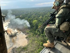 Polícia Federal faz operação contra garimpo em parceria com a Colômbia