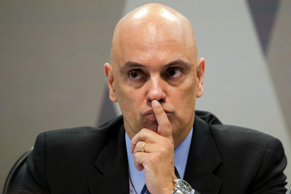 Moraes revela plano dos golpistas de Bolsonaro: prender e enforcá-lo