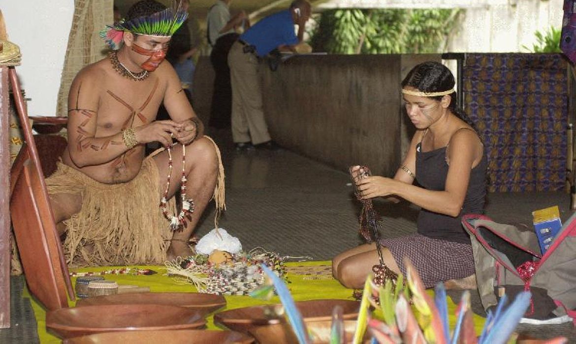 Produtos feitos por indígenas agora têm selo no Brasil