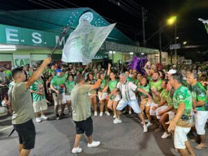 Aparecida produz documentário sobre a história da escola de samba