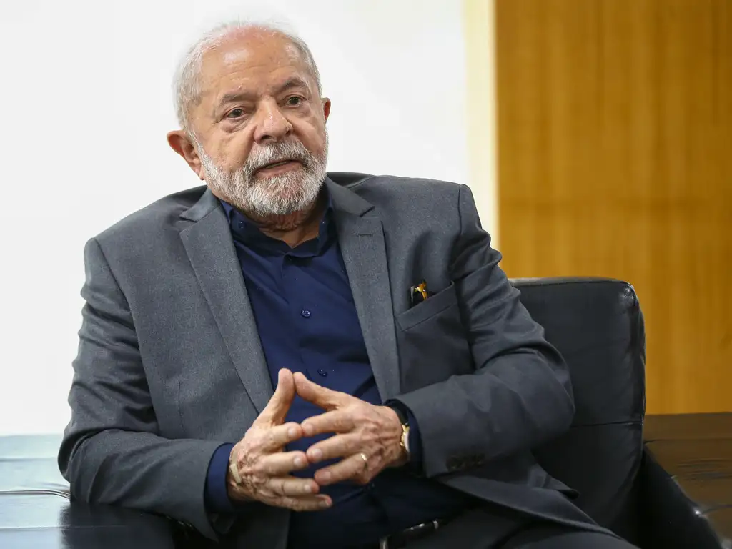 Indígenas: 'Não é possível perder luta contra garimpo', diz Lula a ministros