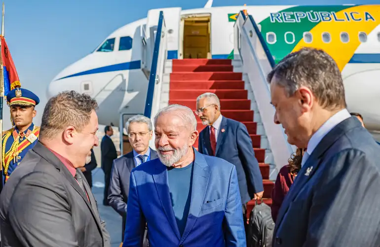 Lula chega ao Egito e reforça os laços entre os dois países