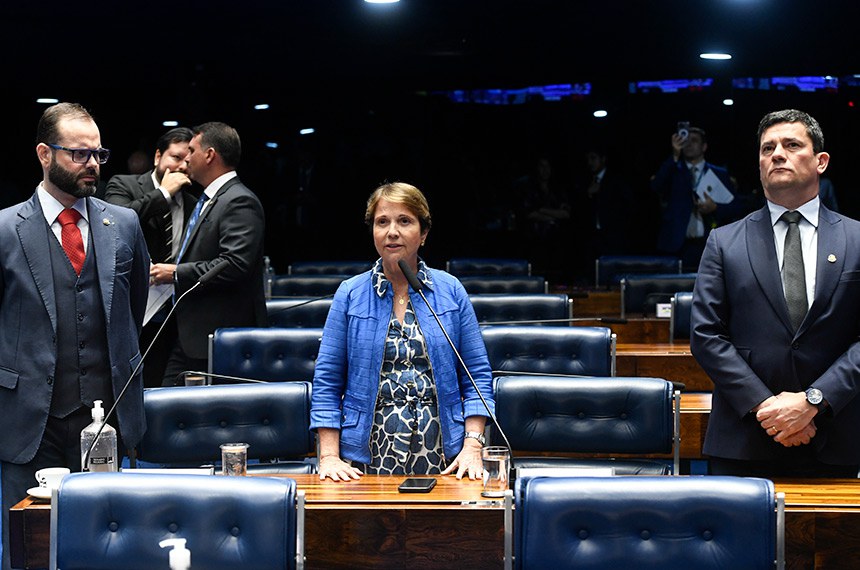 Por falta na Paulista, ex-ministra de Bolsonaro já é tratada por 'traíra'